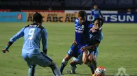 Aksi Robertino Pugliara di duel Persib vs Persela (PT GTS/Liputan6.com)