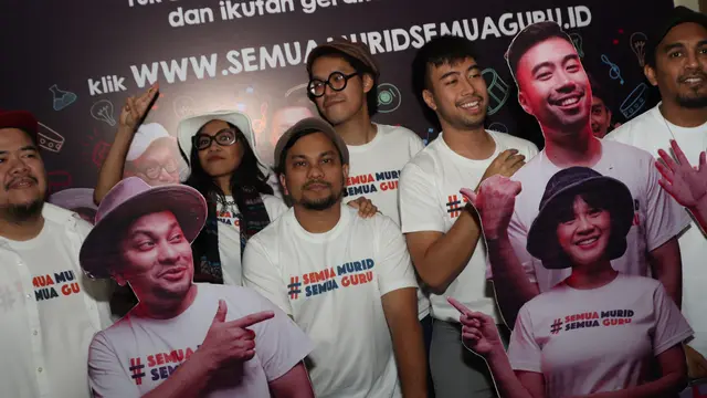 Vidi Aldiano bersama para musisi