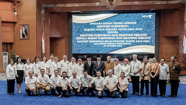 Meleleh Air Mata, Pamitan Arief Yahya di Gedung Sapta Pesona