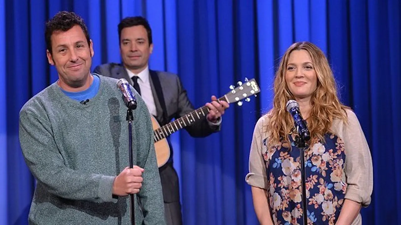 Drew Barrymore Akui Adam Sandler Sebagai Suami Terbaiknya di Film