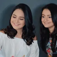 Hari ini giliran Amanda Rawles dan Syifa Hadju yang bakal jawab pertanyaan bintang viewers seputar Film A: Aku, Benci & Cinta