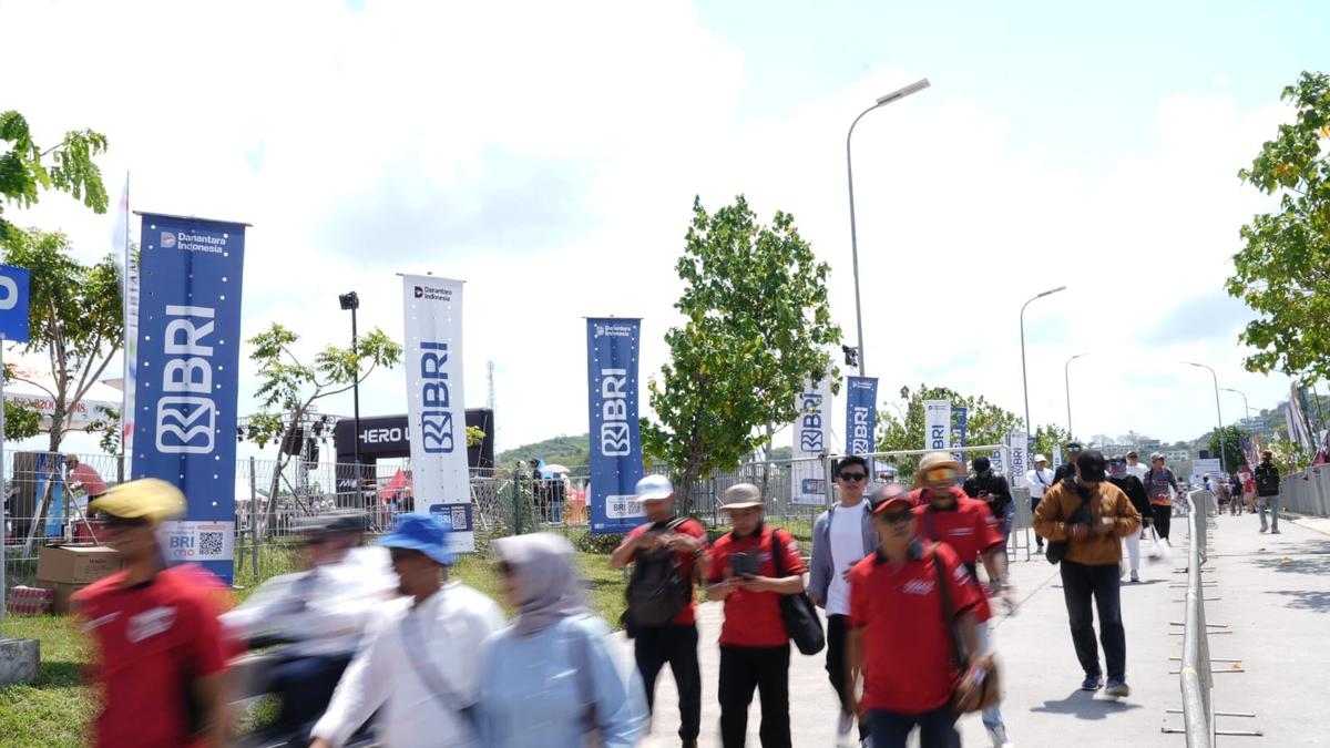 BRI Ramaikan MotoGP Mandalika 2025 dengan Layanan Digital, Cashback, dan Berdayakan UMKM Lokal
