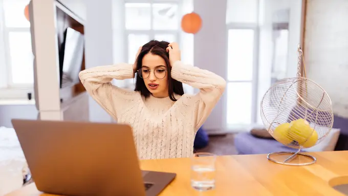 Ilustrasi stres akibat remote work/freepik.com/diana.grytsku