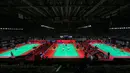 Nama-nama besar seperti Chen Yu Fei (China) serta pasangan asal Malaysia Aaron Chia/Soh Wooi Yik juga dipastikan tampil. Tampak dalam foto, pebulu tangkis dari berbagai negara melakukan latihan sekaligus uji lapangan jelang perhelatan Indonesia Masters 2026 di Istora, Kompleks Gelora Bung Karno (GBK), Senayan, Jakarta, Senin (19/1/2026). (Bola.com/Bagaskara Lazuardi)