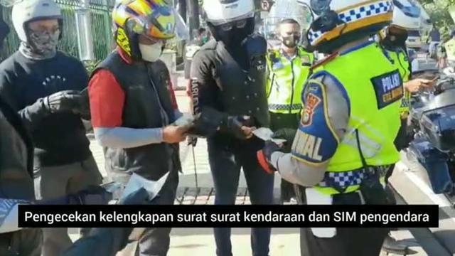 Polisi tindak moge pengguna strobo (Satpatwal Polda Metro Jaya via Liputan6.com)