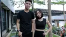 Banyak dari fans yang menginginkan kedua penyanyi ini tidak hanya sebatas partner kerja dimusik. Nitizen melihat dua penyanyi ini serasi. (Adrian Putra/Bintang.com)