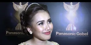 Suasana hati Ayu Ting Ting Bisa diketahui dari riasan wajahnya.