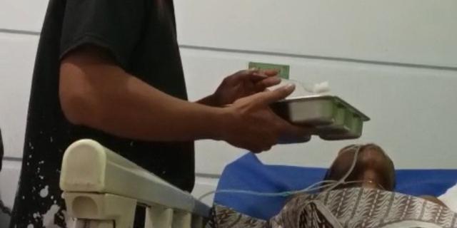 Viral Petugas Lapas Manado Rawat dan Suapi Warga Binaan di RS, Begini Kisahnya
