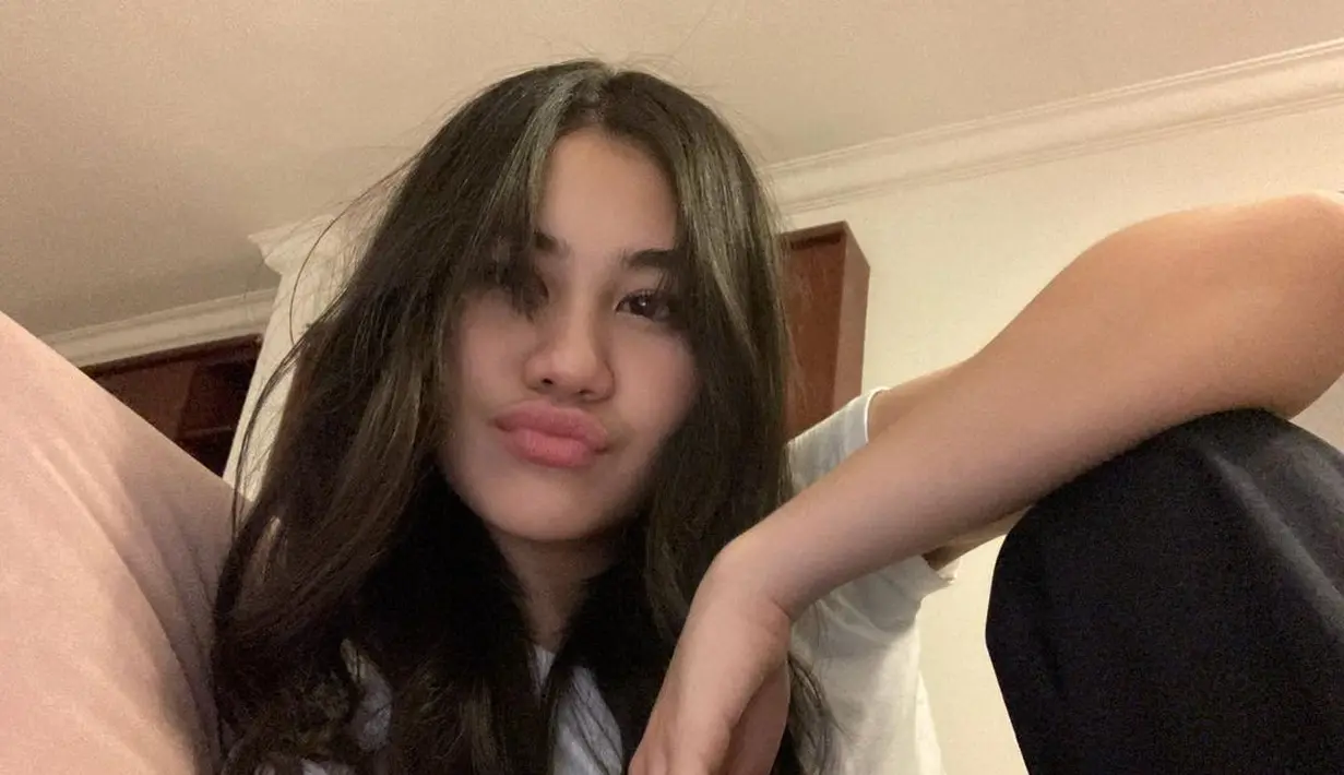 Alis mata dan bibir Aaliyah yang agak tebal juga tuai pujian karena bikin cantik effortless [@aaliyah.massaid]