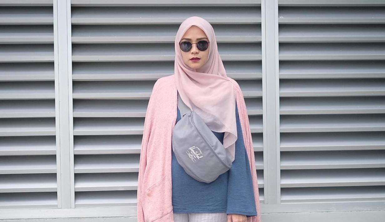 Foto Gaya Fashion Zaskia Adya Mecca Yang Selalu Tampil Kece - Model gamis zaskia mecca terbaru
