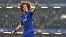 Real Madrid dikabarkan tengah bersaing dengan Juventus untuk mendapatkan tanda tangan bek Chelsea, David Luiz pada bursa transfer 2018. (AFP/Glyn Kirk)