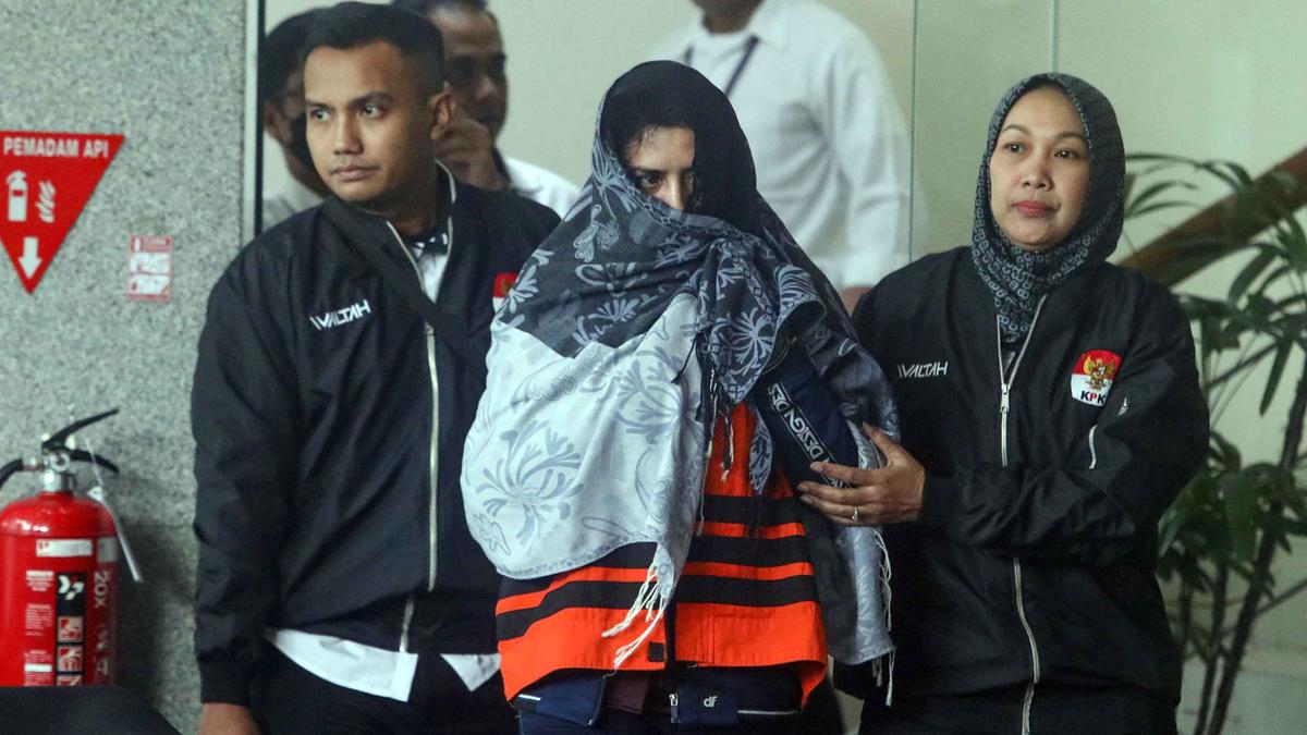 Terjaring OTT, Bupati Pekalongan Fadia Arafiq Ditahan KPK