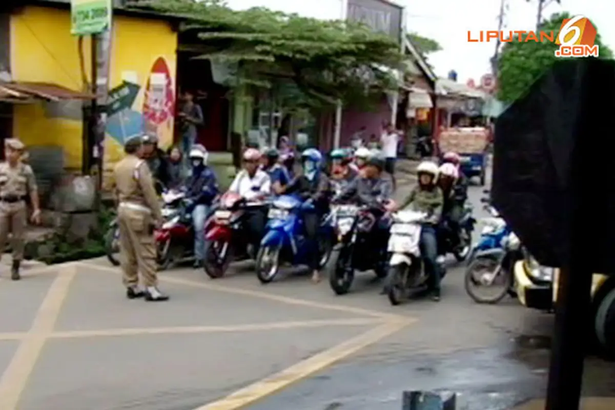 perlintasan-bintaro-131223b.jpg