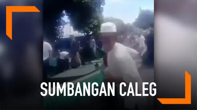 Jemaah masjid di Tidore, Maluku mengembalikan karpet sumbangan caleg. Kejadian ini terjadi karena penyumbang menyinggung jumlah suaranya yang sedikit saat pemilu.