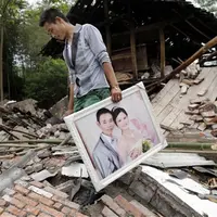 Saat gempa terjadi, apa yang kamu lakukan?