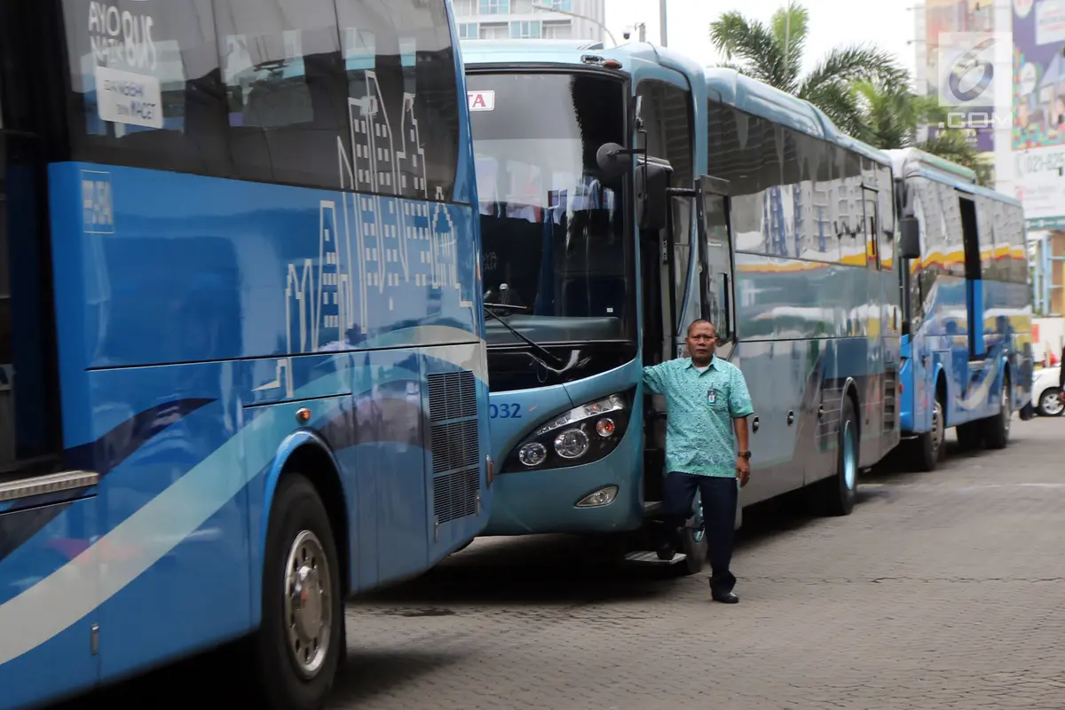 Bus TransJabodetabek Premium