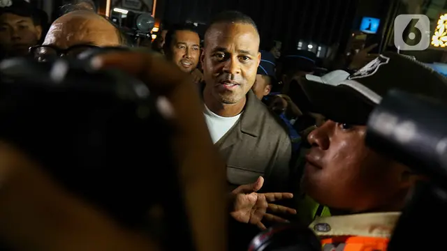 Patrick Kluivert, Pelatih Baru Timnas Indonesia Tiba di Bandara Soetta