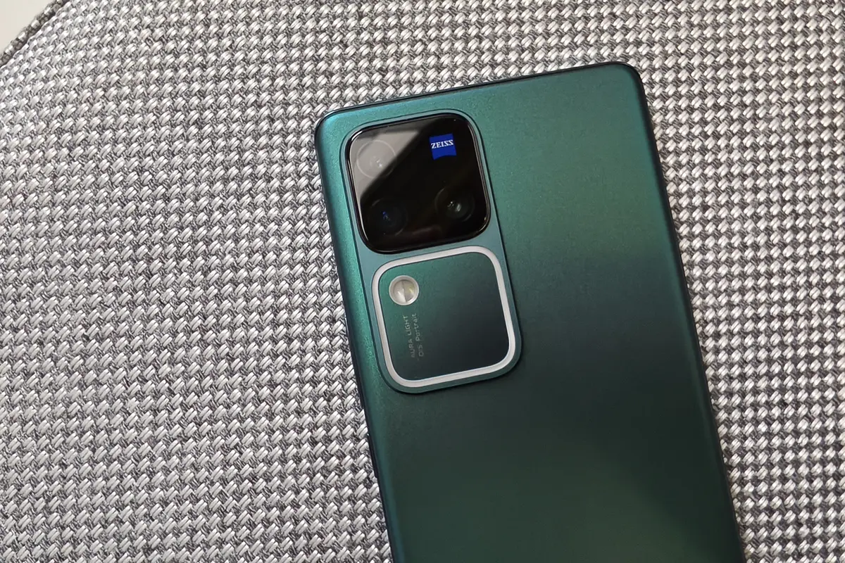 Frame kamera Vivo V30 Pro hadirkan bentuk kotak