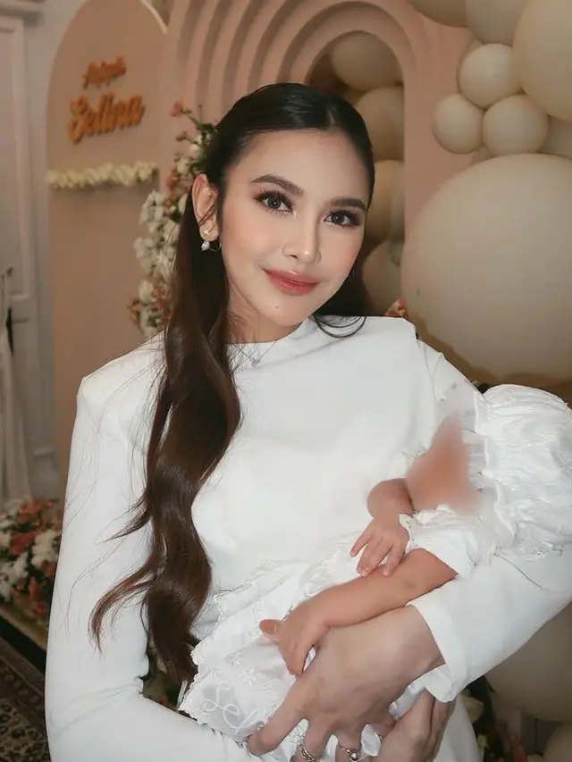 Dress Selina Putri Mahalini dan Rizky Febian saat Aqiqah.