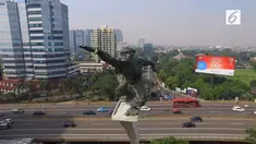 Dari pantauan udara, sejumlah jalan protokol yang biasanya dipenuhi dengan hilir mudik ribuan kendaraan kini lancar.