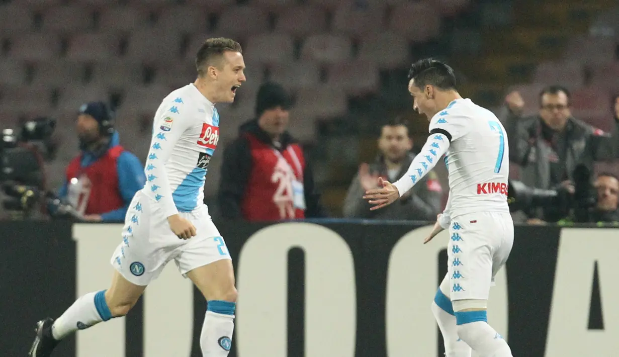 Ekspresi pemain Napoli, Piotr Zielinski, setelah membobol gawang Inter Milan pada menit ke-2. (AFP/Carlo Hermann)
