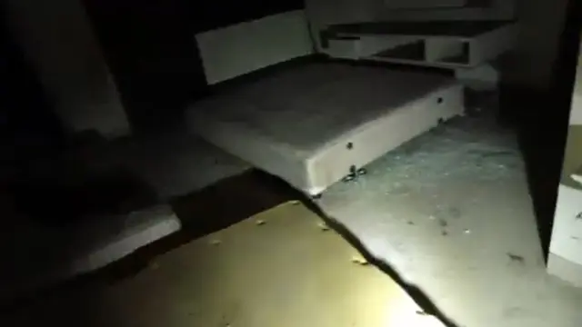 Viral Rumah Megah Terbengkalai Diduga Milik Chris John, Kini Rusak Parah hingga Ditumbuhi Tanaman Liar