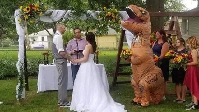 Iringan pengantin unik