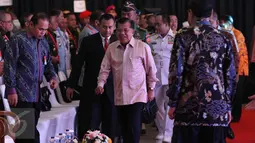 Wakil Presiden Jusuf Kalla tiba menghadiri pembukaan pameran Indo Defence 2016 Expo & Forum di JIExpo Kemayoran, Jakarta, Rabu (2/11). Indo Defence 2016 Expo & Forum diselenggarakan dari tanggal 2-5 November 2016. (Liputan6.com/Faizal Fanani)