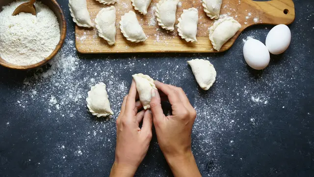 pierogi, pangsit khas Eropa