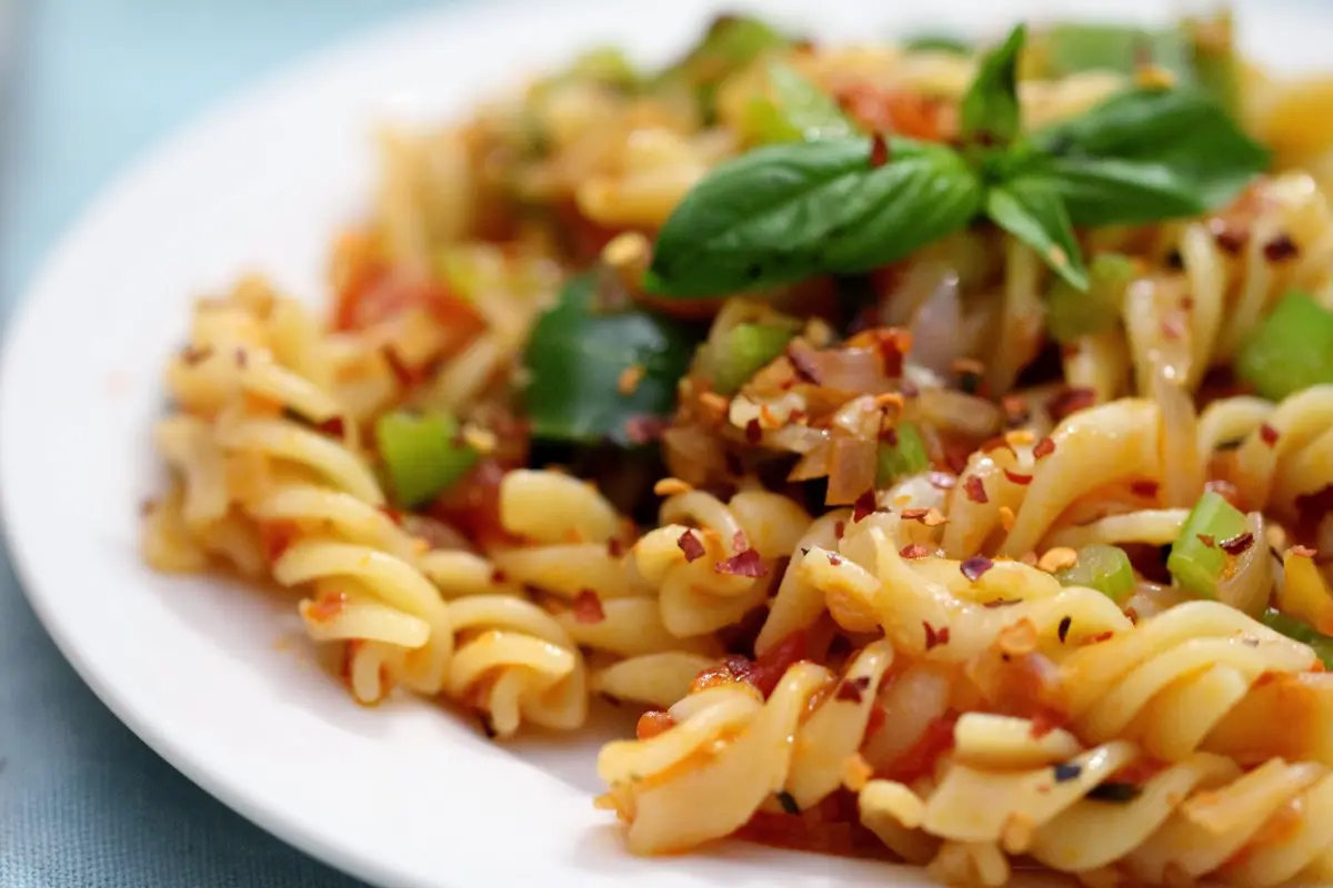 [Bintang] Murah dan Mudah, Yuk Masak Fusilli Aglio Olio dengan Resep Ini