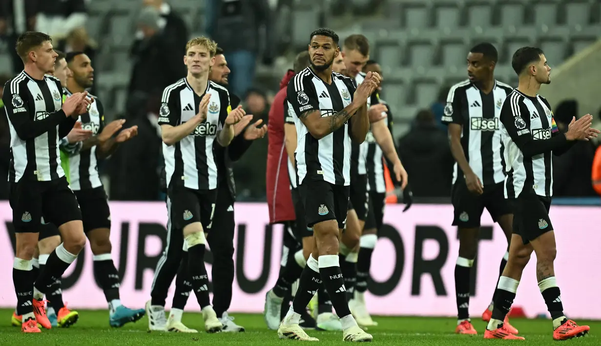 Laga antara Newcastle United melawan Liverpool berakhir imbang 3-3. (Paul ELLIS/AFP)