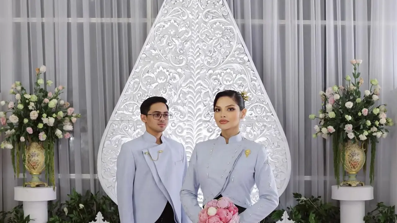 Kompak Pakai Beskap, 6 Gaya Nadira Adnan Anak Aktris Lawas Enny Beatrice Resmi Dilamar Kekasih di Malaysia