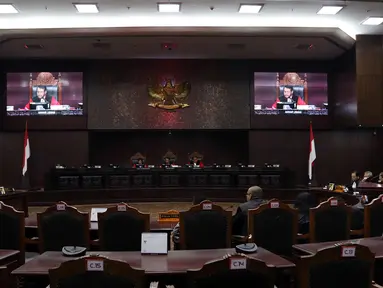 Suasana sidang pendahuluan sengketa hasil Pemilu Legislatif 2019 di gedung MK, Jakarta, Rabu (10/7/2019). Sidang tersebut beragendakan pemeriksaan pendahuluan terkait Perselisihan Hasil Pemilihan Umum DPR-DPRD Provinsi Sulawesi Barat. (Liputan6/Johan Tallo)