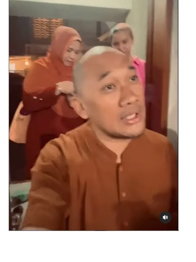 10 Potret Zaskia Adya Mecca dan Hanung Bramantyo Usai Haji, Anak Sempat Pangling