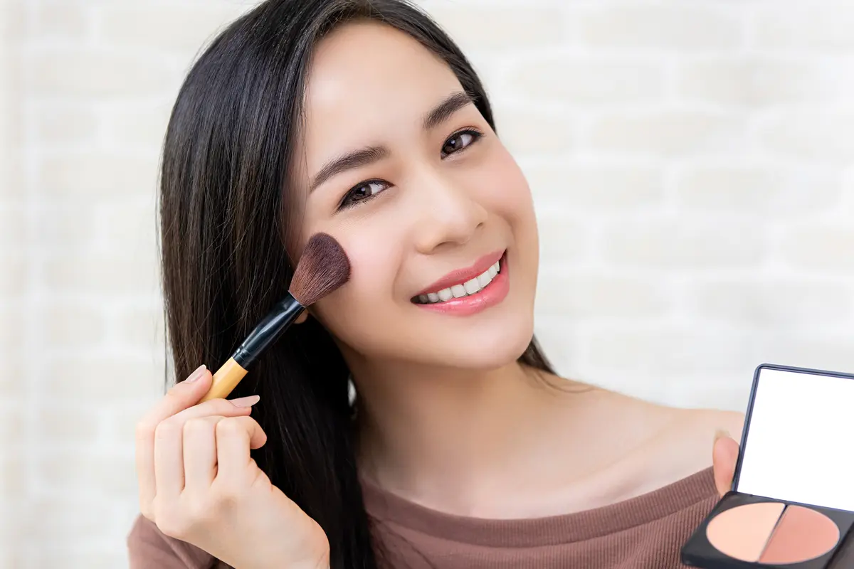 Cara Makeup Praktis untuk Pemula dan Si Super Sibuk