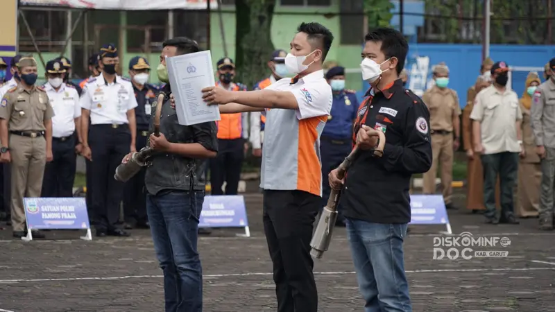 Beberapa perwakilan anggota kelompok motor di Garut, Jawa Barat mendeklarasikan Garut bebas knalpot bising.