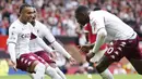 Setan Merah dipaksa menyerah dari Aston Villa lewat gol semata wayang yang dicetak oleh Kortney Hause pada menit 88. (AP/Jon Super)