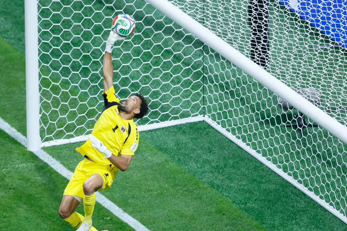 Foto: Deretan Aksi Vozinha, Kiper 40 Tahun yang Bikin Spanyol Frustrasi pada Laga Perdana Grup H  Piala Dunia 2026