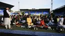 Salat Idul Fitri yang digelar merupakan kali pertama dilakukan oleh Tranmere Rovers, klub yang kini berlaga di League Two Liga Inggris, yang diikuti oleh lebih dari 700 jamaah dari Komunitas Muslim di sekitar klub. (AFP/Paul Ellis)