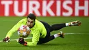 Diogo Costa merupakan kiper utama Portugal di Euro 2024. Kiper 24 tahun ini bermain di liga Portugal bersama klub raksasa Porto. Dia telah memainkan 154 pertandingan bersama klubnya dan telah dikaitkan dengan sejumlah klub Premier League. (MIGUEL RIOPA / AFP)