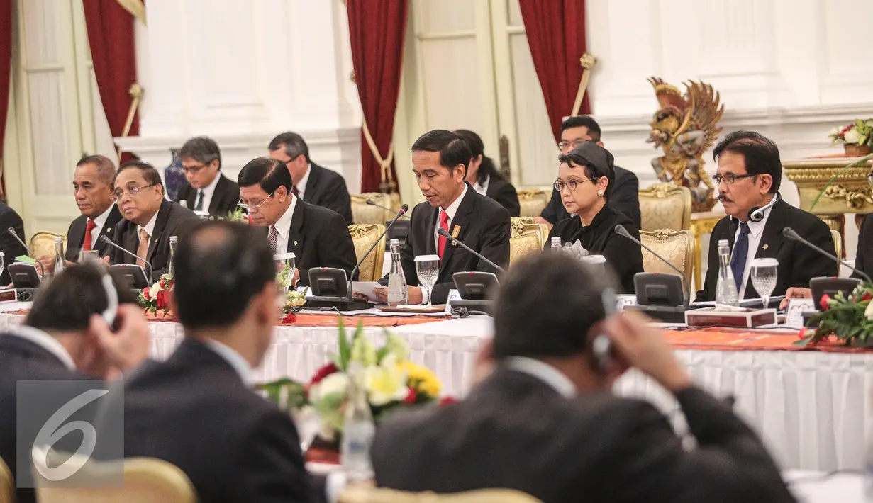 Suasana pertemuan Pemerintah Indonesia dengan Turki di di Istana Merdeka, Jakarta, Jumat (31/7/2015). Kunjungan kenegaraan ini untuk mempererat hubungan bilateral antar kedua negara. (Liputan6.com/Faizal Fanani)