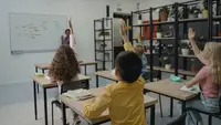 Ilustrasi guru, mengajar, ruang kelas. (Photo by Tima Miroshnichenko from Pexels)