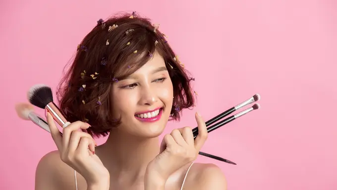 Anti Patchy Club! Ini 5 Tips Aplikasikan Cushion Agar Flawless Seharian [Dok/freepik.com]
