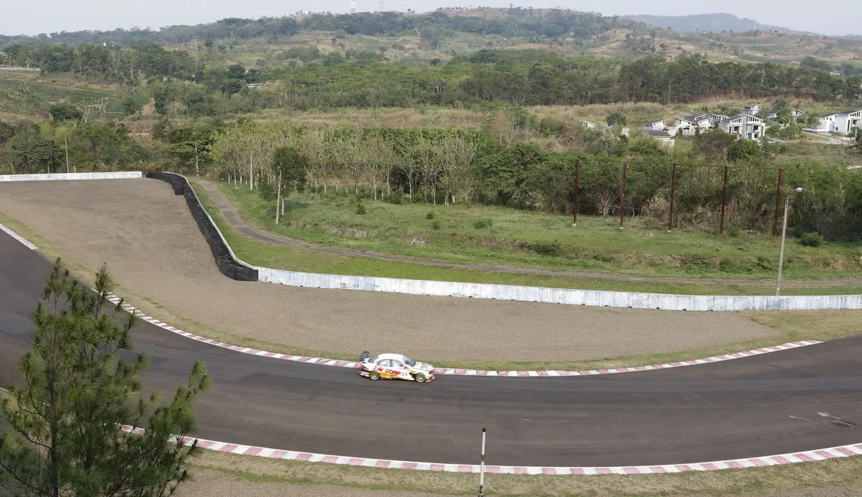 Belokan 1, 4, 5,6,7 dan 8 dari Sirkuit Sentul akan mengalami perubahan bentuk. (Bola.com/Vitalis Yogi Trisna)