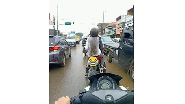 6 Momen Apes Baju Jadi Kotor dan Basah Ini Bikin Elus Dada, Harap Bersabar