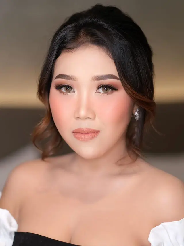 Pesona Kiky Saputri dengan Makeup Tebal, Disebut Mirip Gisella Anastasia