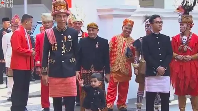Jadi Sorotan, Potret Lucu Jan Ethes Ikut Jokowi Upacara HUT ke-73 RI