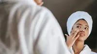 Ciri Orang yang Rajin Membaca Komposisi Skincare Sebelum Membeli
