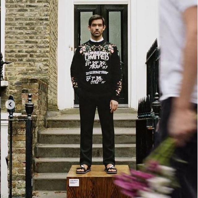 Luncurkan Koleksi Terbaru, Burberry Jadikan Karyawan Sebagai Model