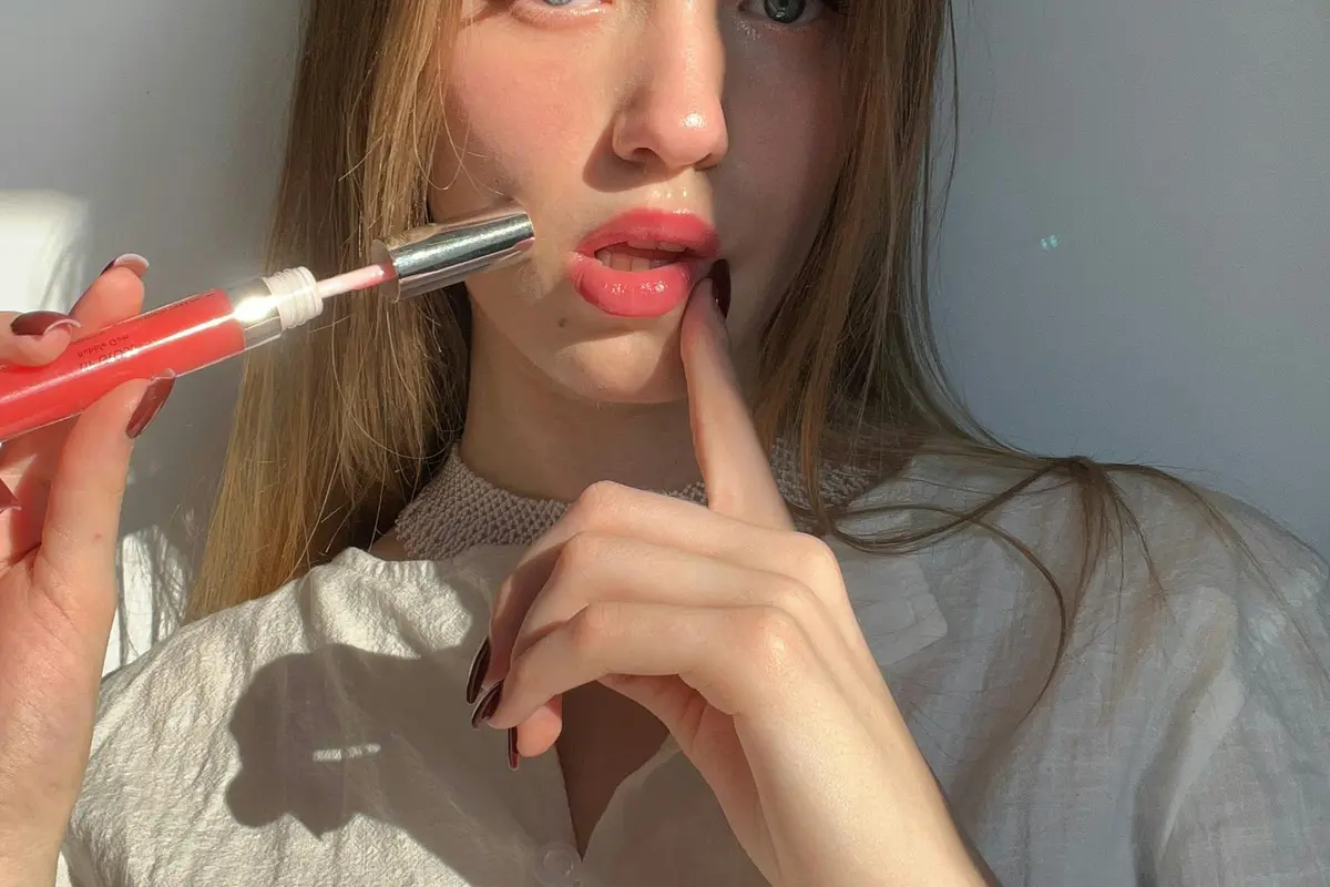 Tanpa Filler, Intip 5 Tips Makeup untuk Dapatkan Plumpy Lips yang Sempurna